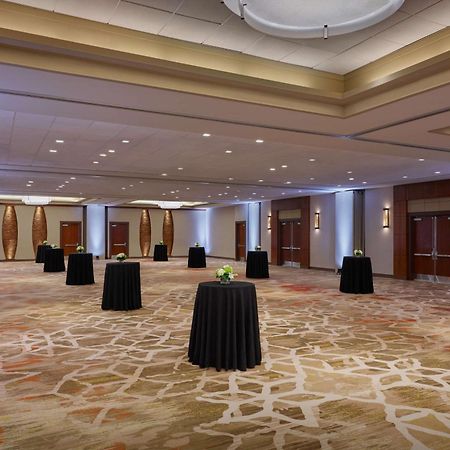 Hilton Denver City Center Экстерьер фото