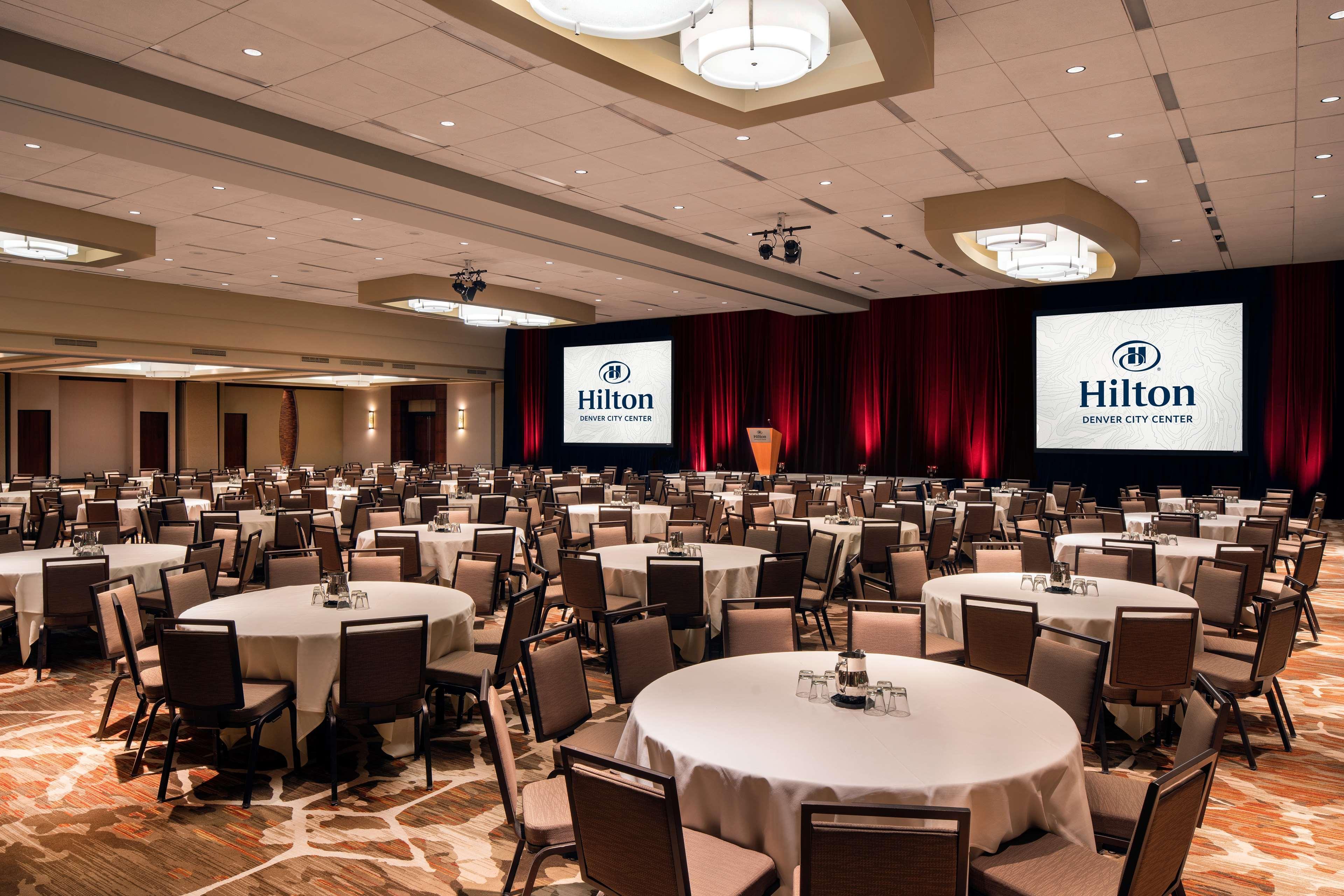 Hilton Denver City Center Экстерьер фото