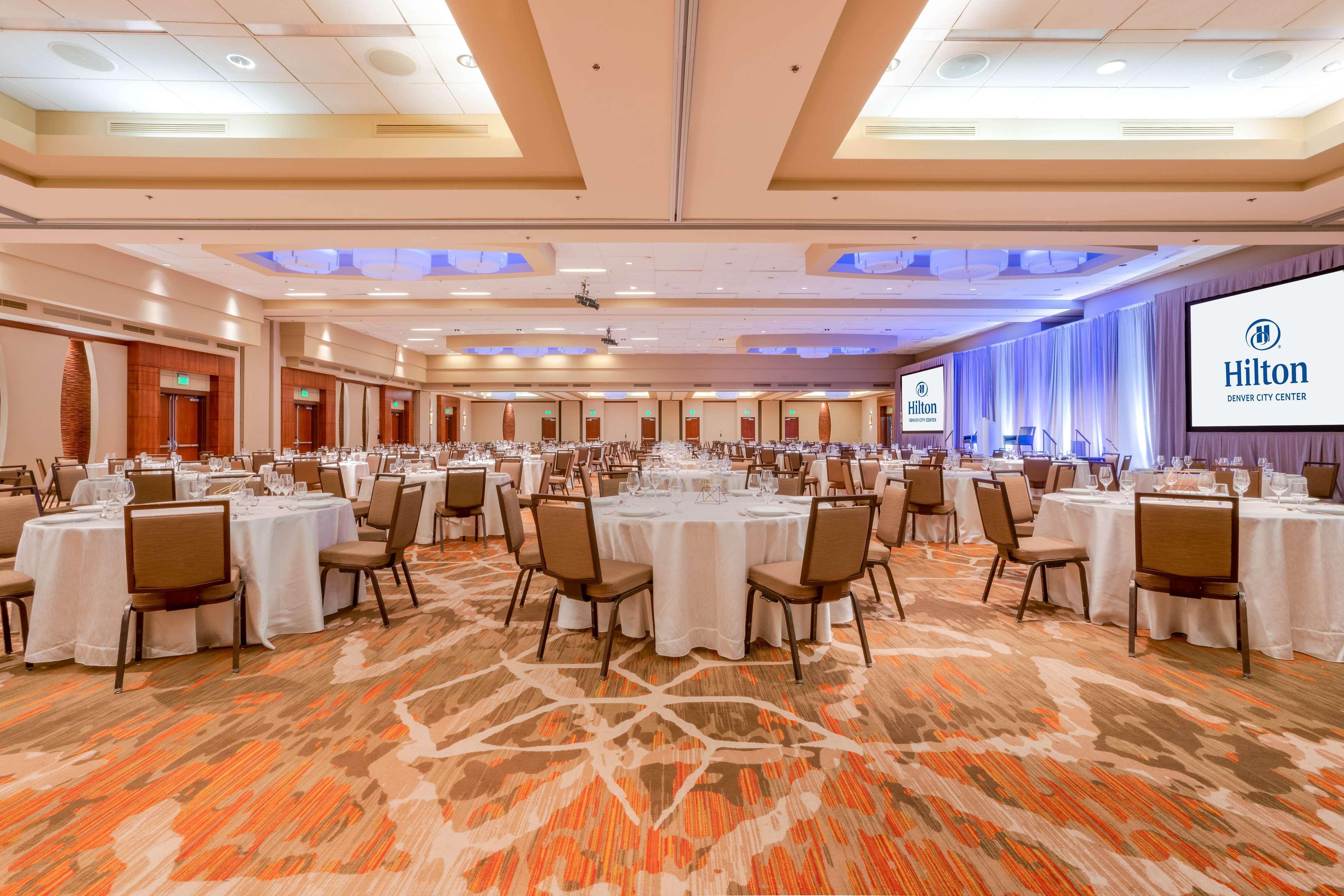 Hilton Denver City Center Экстерьер фото