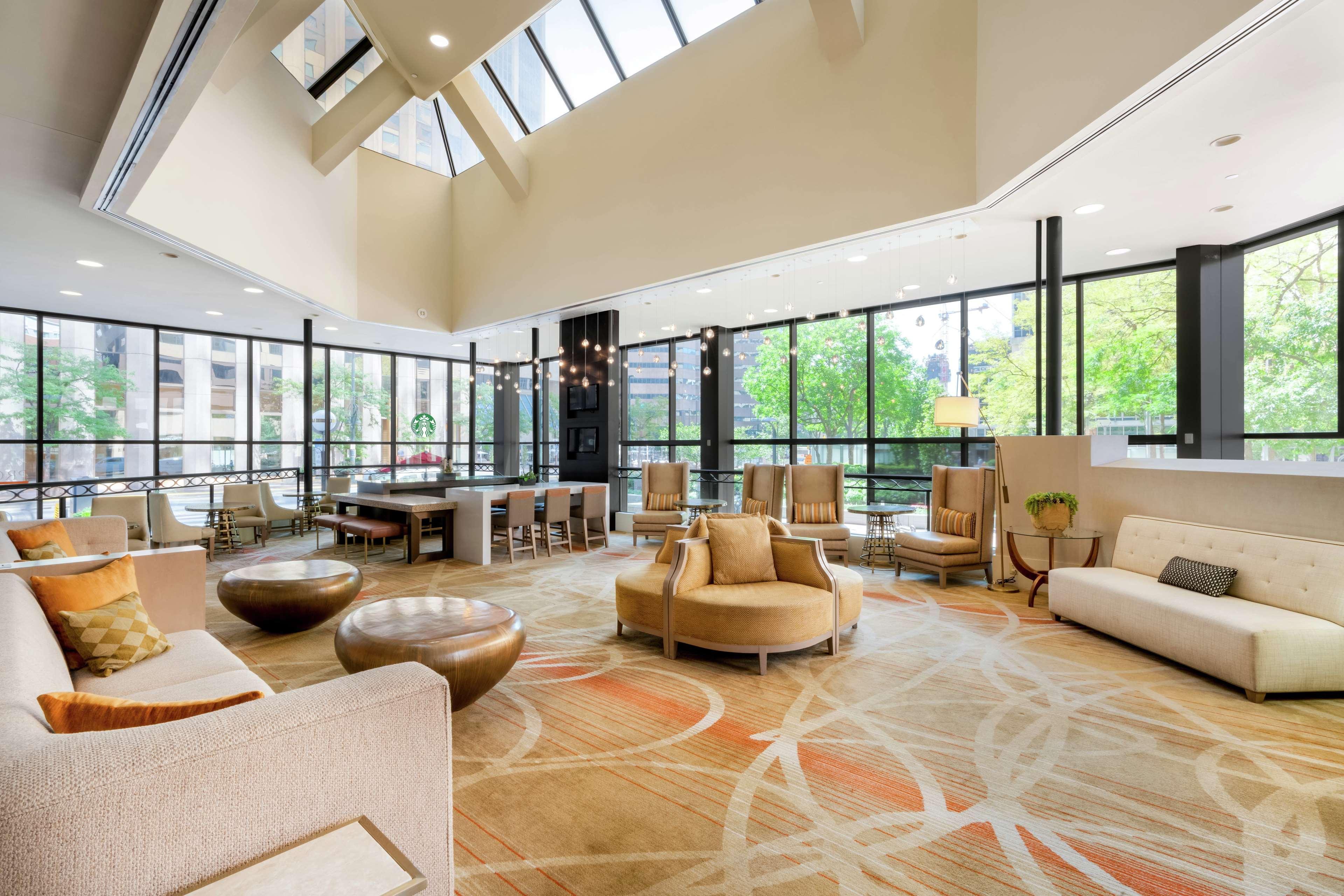 Hilton Denver City Center Экстерьер фото