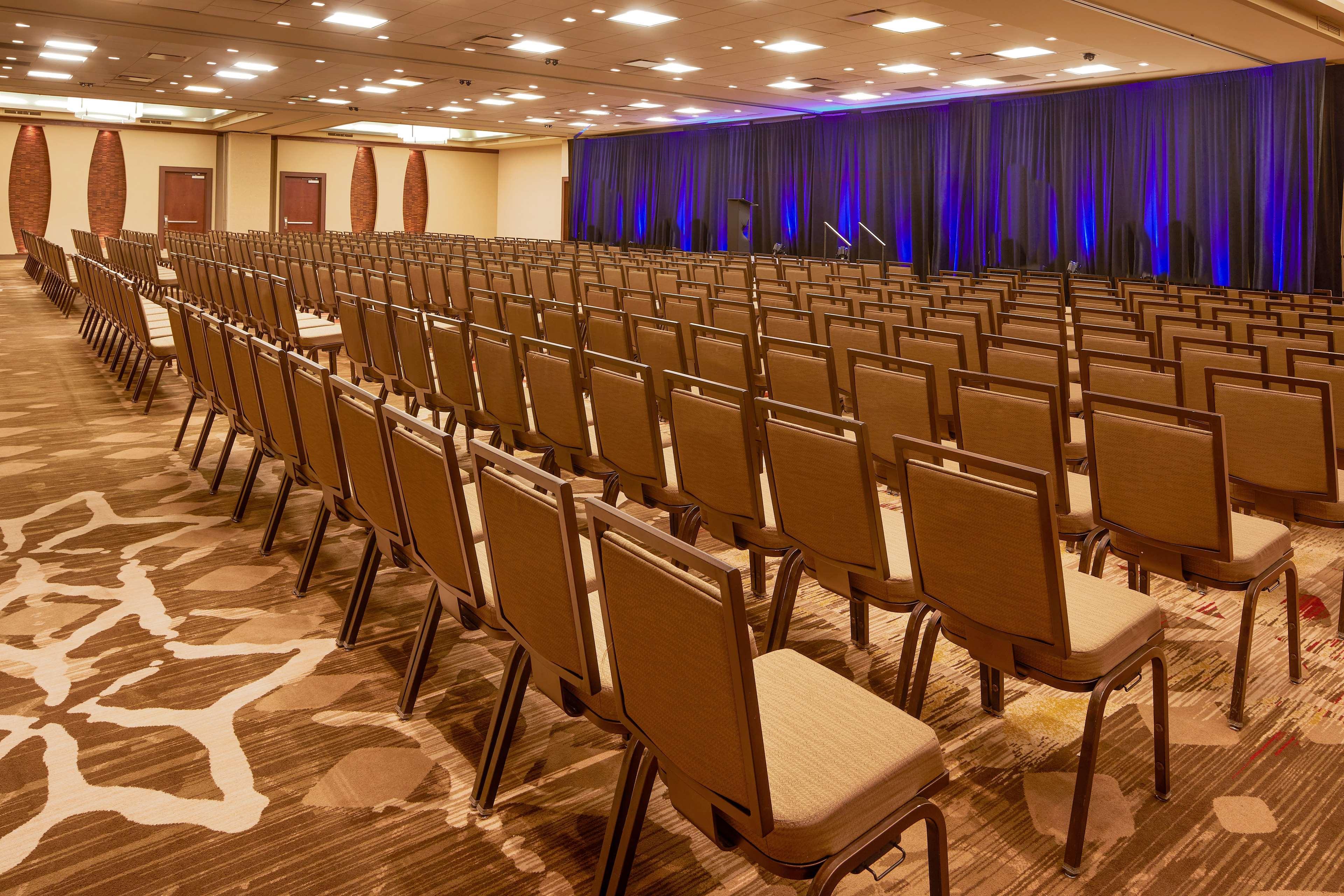 Hilton Denver City Center Экстерьер фото