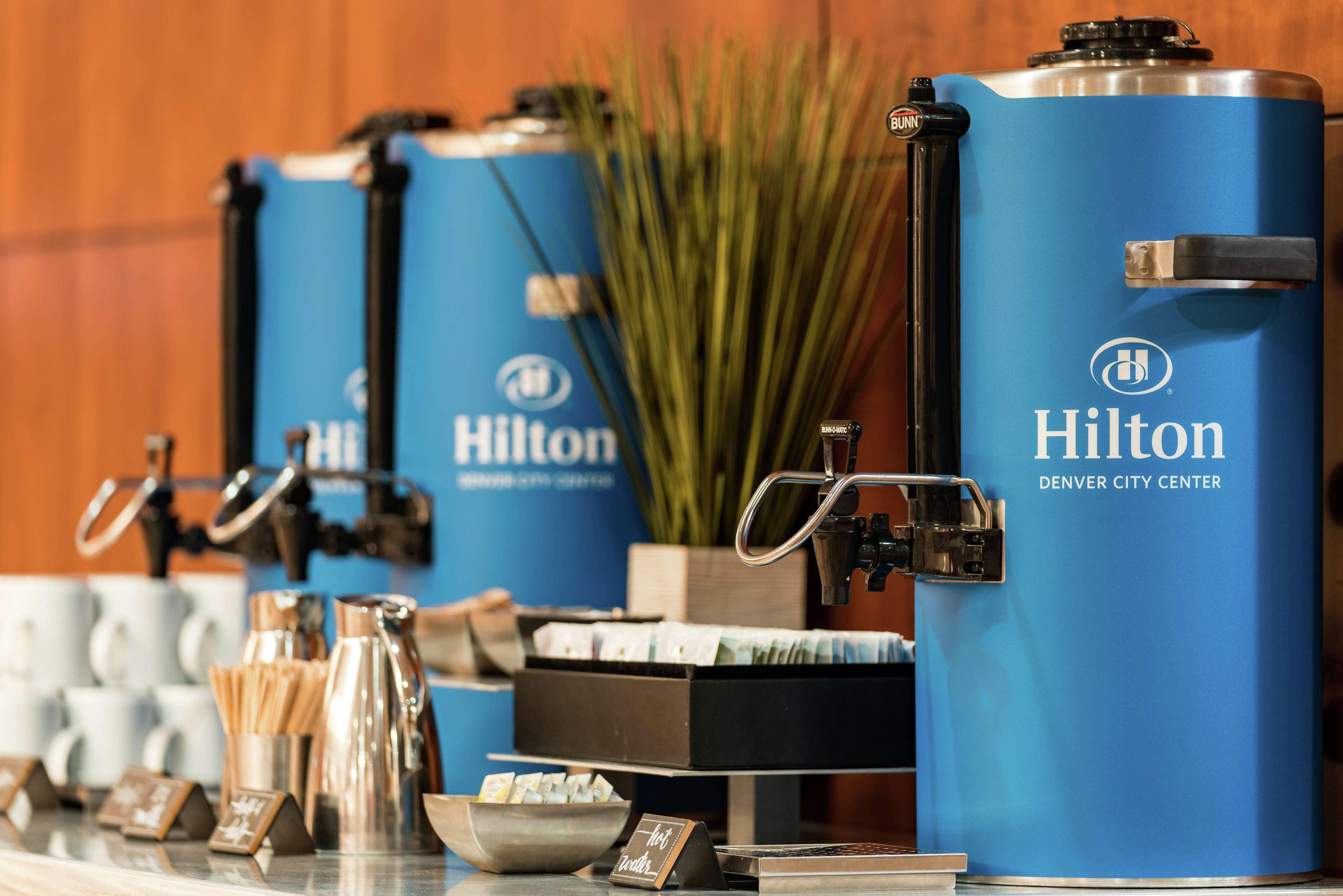 Hilton Denver City Center Экстерьер фото