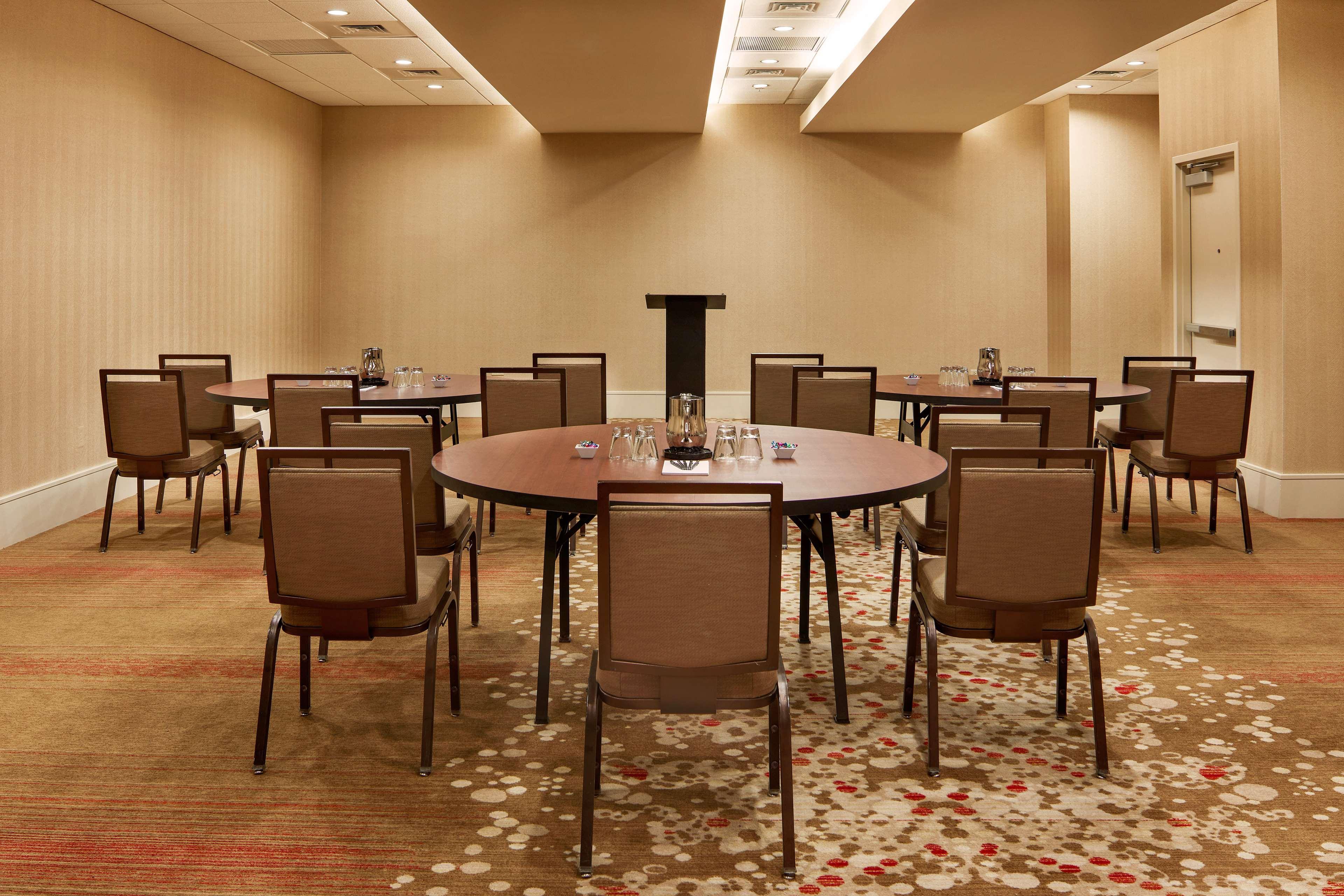 Hilton Denver City Center Экстерьер фото