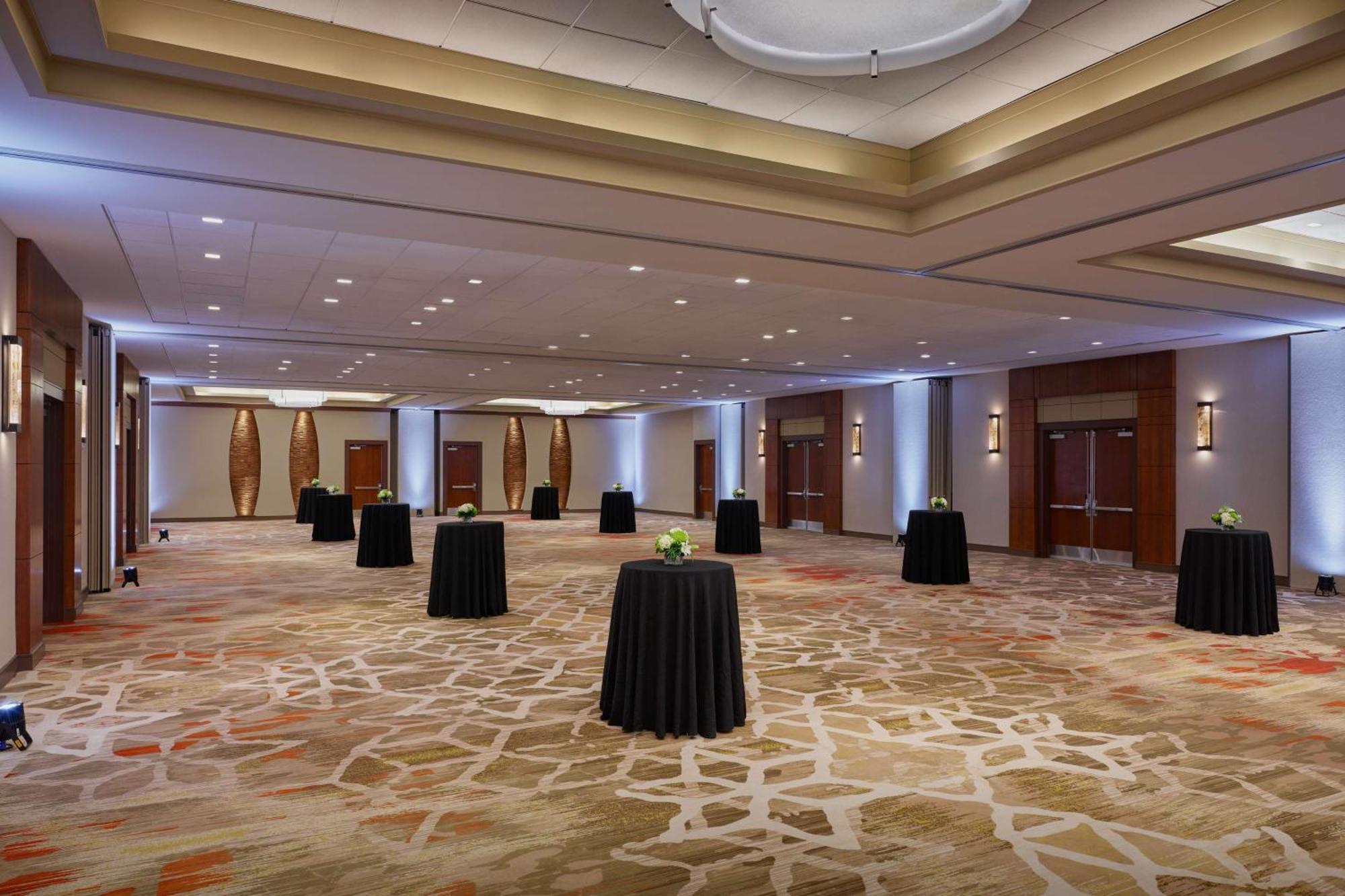Hilton Denver City Center Экстерьер фото
