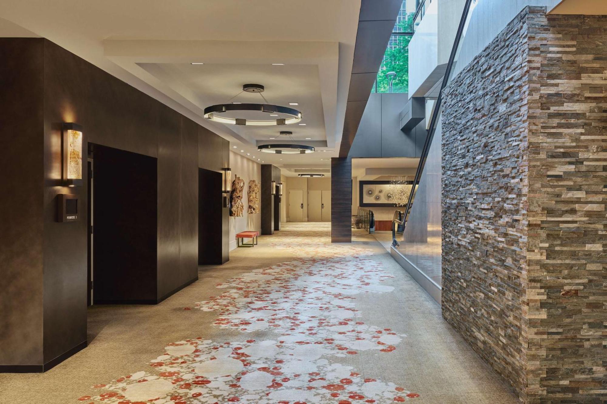 Hilton Denver City Center Экстерьер фото