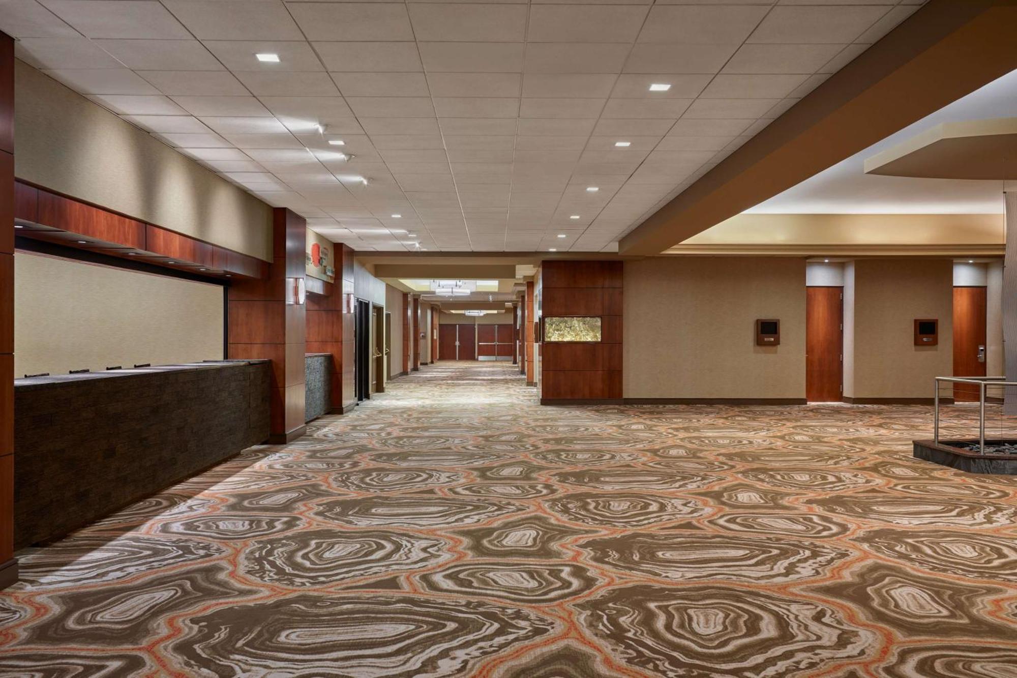 Hilton Denver City Center Экстерьер фото