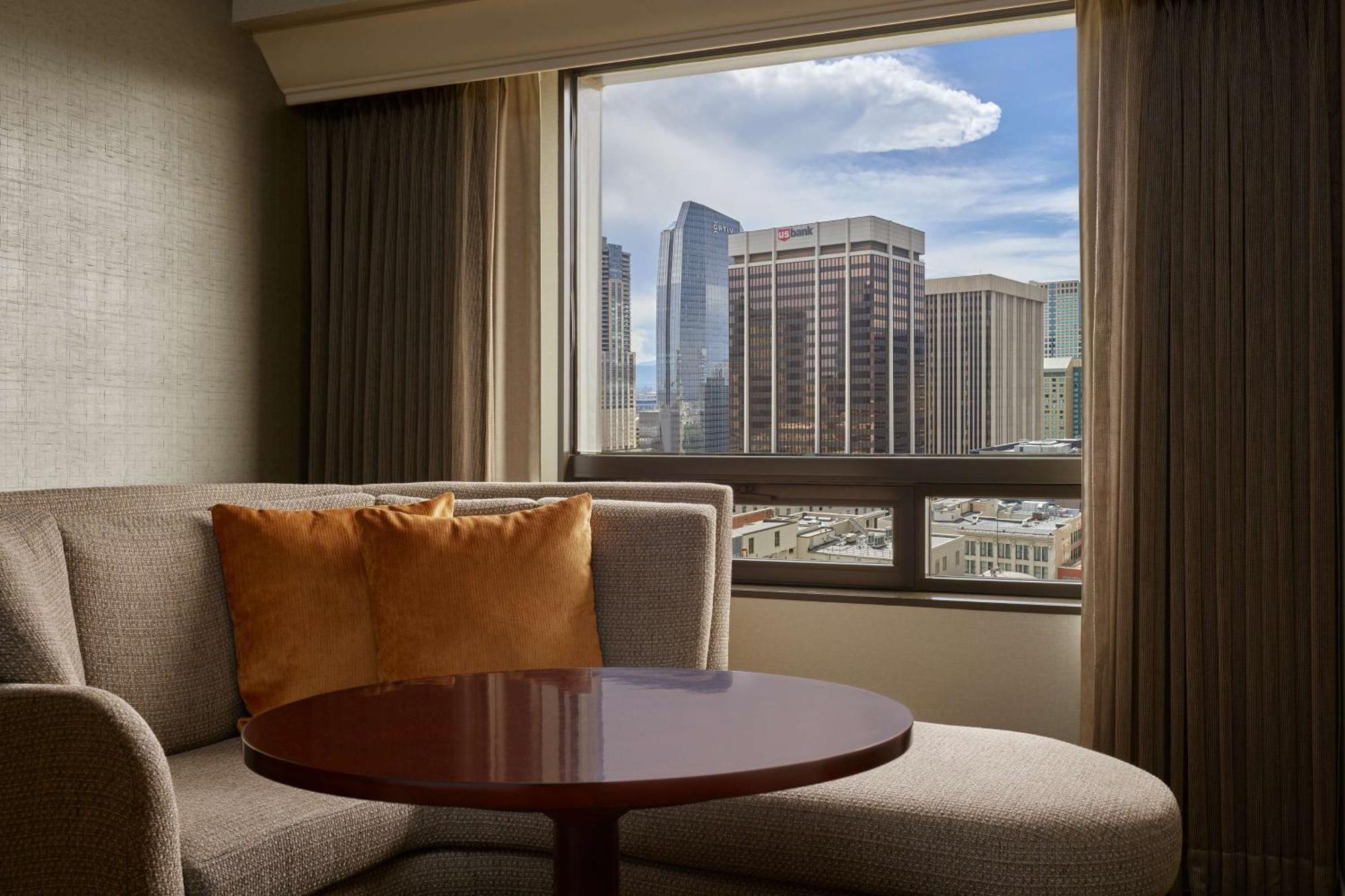 Hilton Denver City Center Экстерьер фото