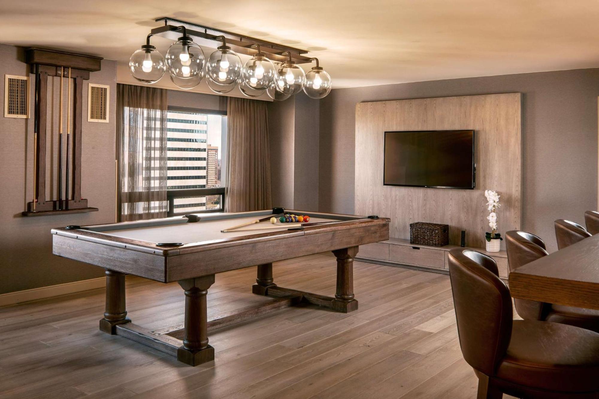 Hilton Denver City Center Экстерьер фото