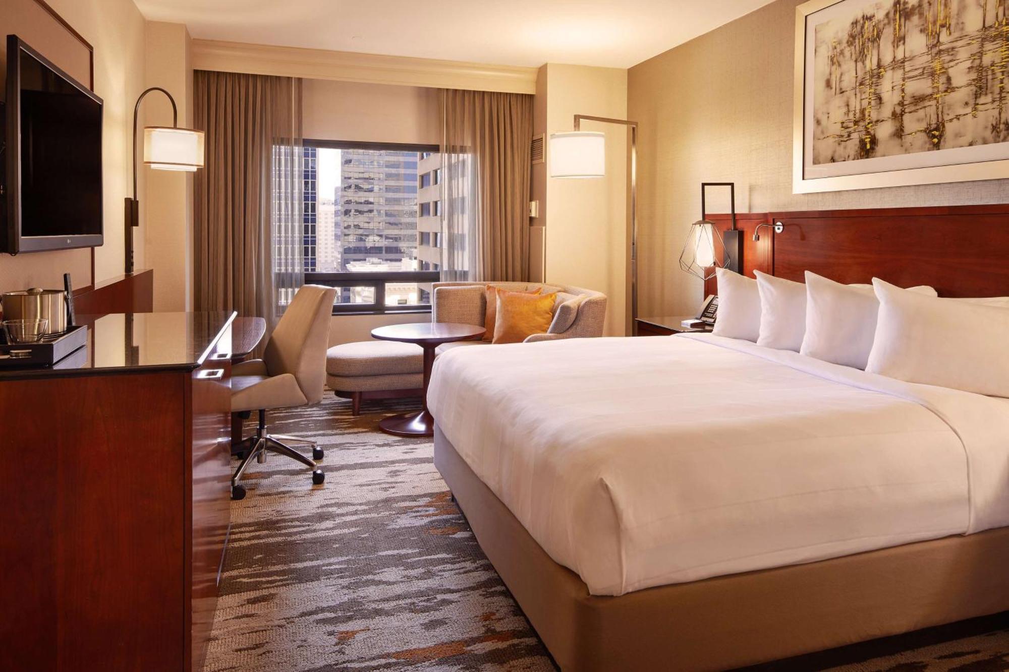 Hilton Denver City Center Экстерьер фото
