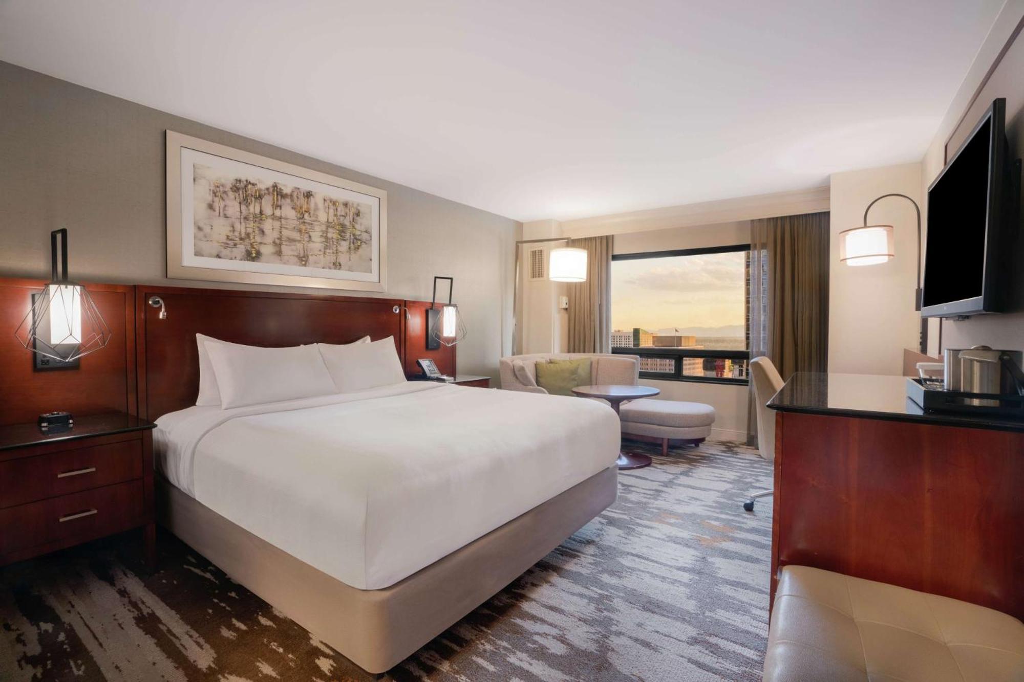 Hilton Denver City Center Экстерьер фото