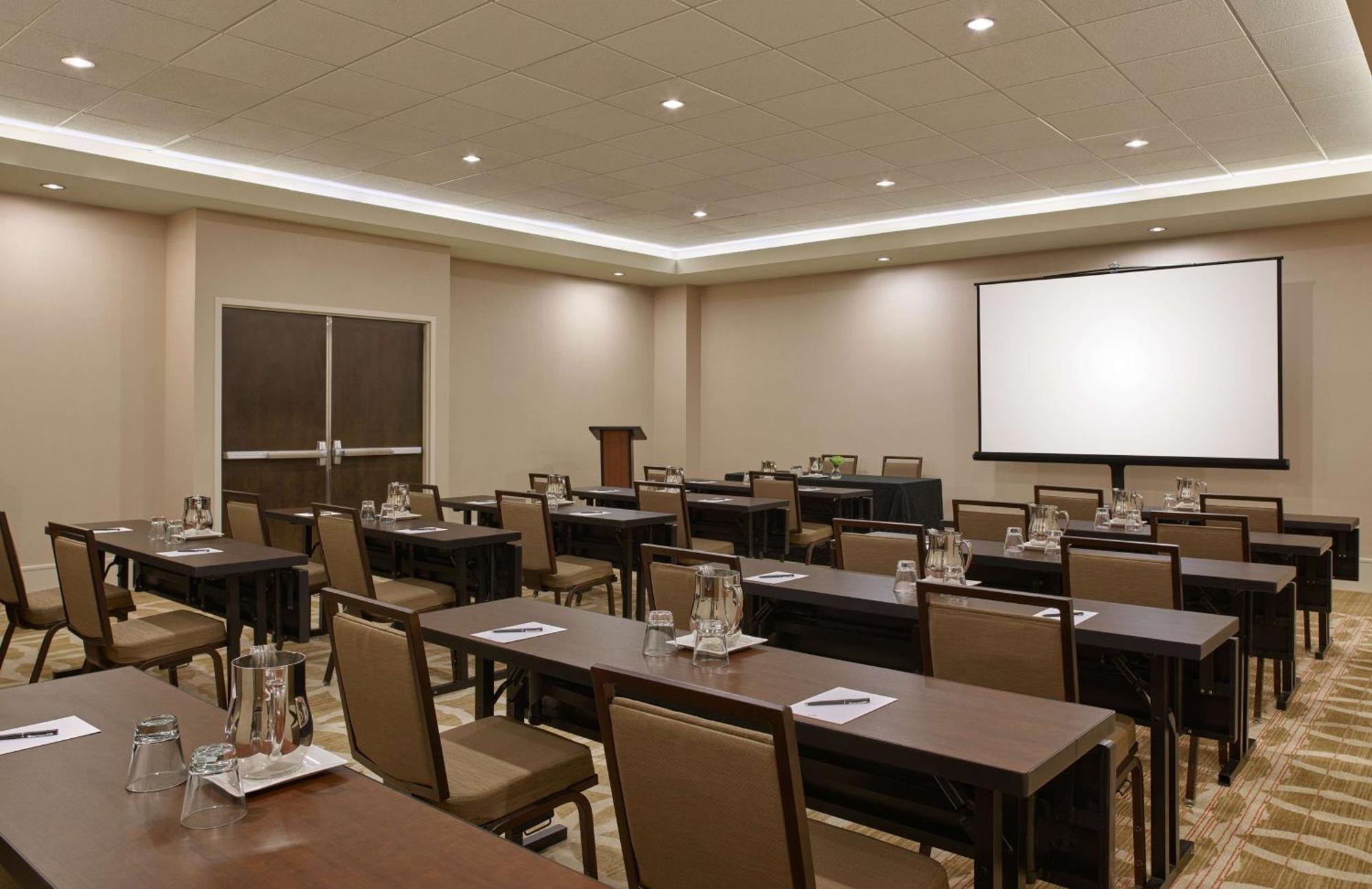 Hilton Denver City Center Экстерьер фото