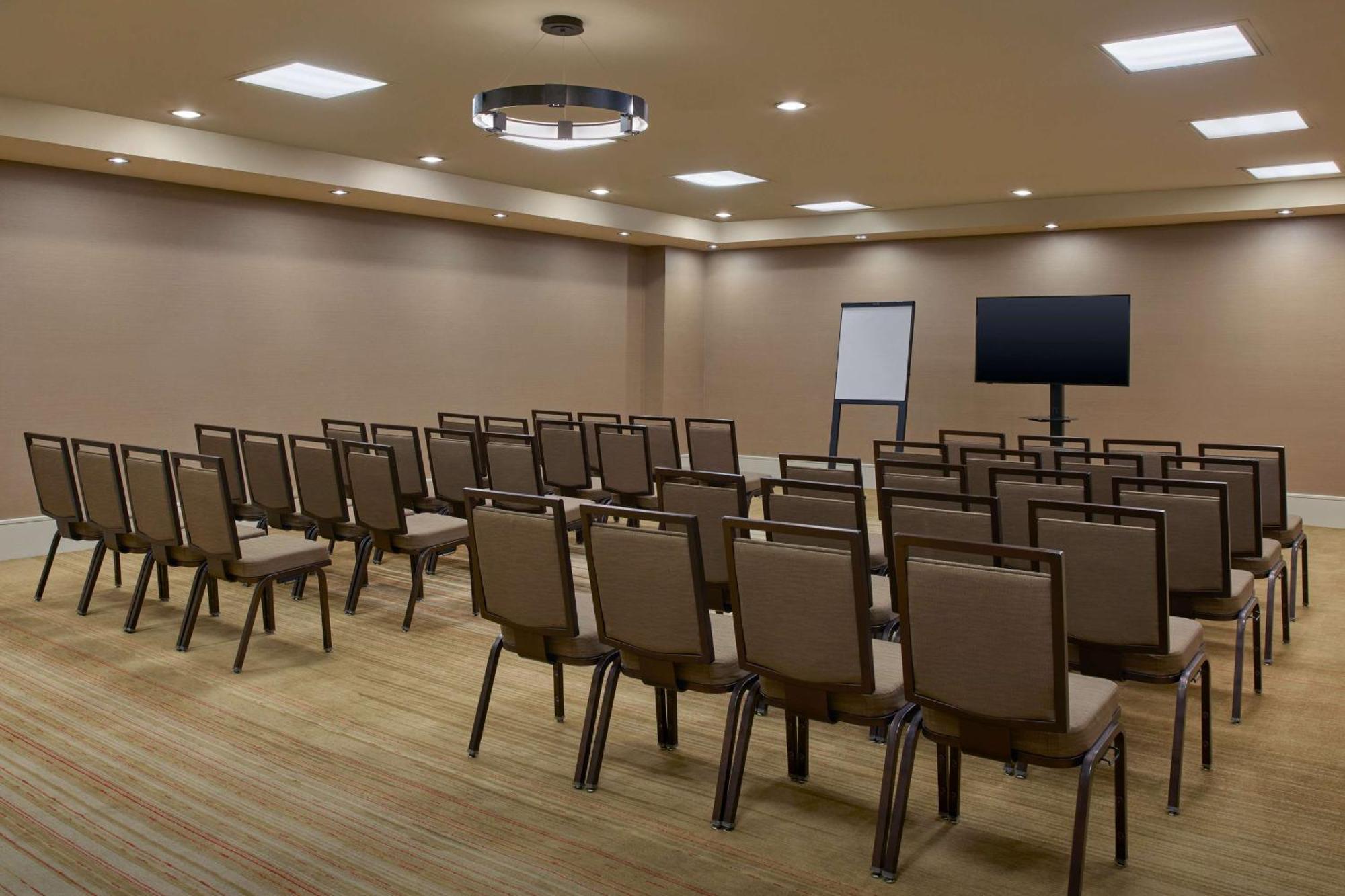 Hilton Denver City Center Экстерьер фото